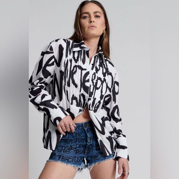 ONE TEASPOON Bonitas HIGH WAIST MOM FIT SHORT with graffiti design NWT 33 - Picture 2 of 14